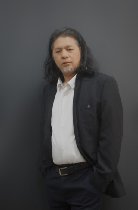 新美建设集团董事、设计院院长、硕士导师、设计师龙德元